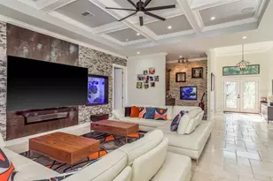 7811 Bay Dr, Tampa, FL 33635 - Photo 11