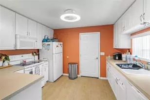 20105 Green Grass Ln, Lutz, FL 33558 - Photo 11