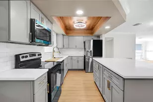 1395 Burnt Oak St, Tarpon Springs, FL 34689 - Photo 3