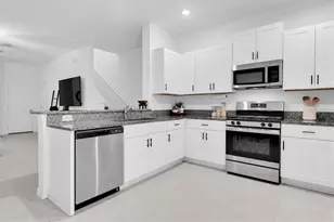 8211 Crescent Oaks Dr, New Port Richey, FL 34655 - Photo 7