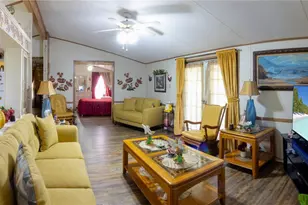 1424 Cross Bow Ln, Spring Hill, FL 34607 - Photo 5