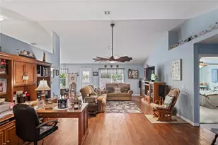 9086 Manchester St, Spring Hill, FL 34606 - Photo 5