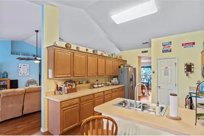 9086 Manchester Street, Spring Hill, FL 34606 - Photo 17