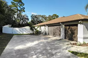 12295 Comstock St, Spring Hill, FL 34609 - Photo 3