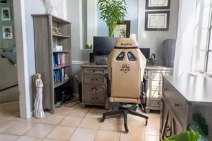 12295 Comstock St, Spring Hill, FL 34609 - Photo 11