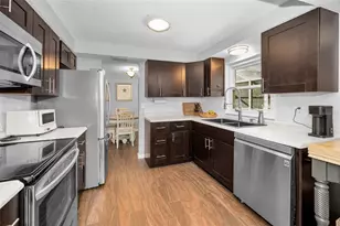 646 Timber Bay Cir W, Oldsmar, FL 34677 - Photo 11