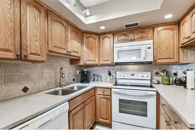 424 Windrush Bay Drive, Tarpon Springs, FL 34689 - Photo 15