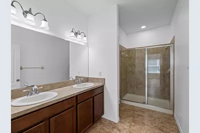 37622 Georgina Terrace, Zephyrhills, FL 33542 - Photo 15