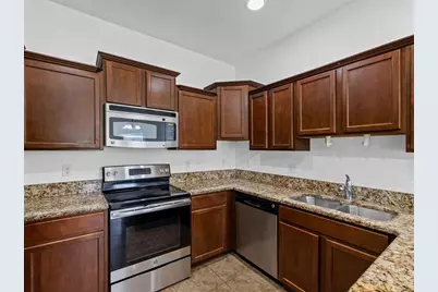 37622 Georgina Terrace, Zephyrhills, FL 33542 - Photo 9