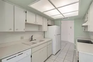 4739 Carrington Ct, New Port Richey, FL 34655 - Photo 9