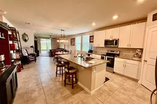 3082 Forrest Plum Ct, Zephyrhills, FL 33540 - Photo 9
