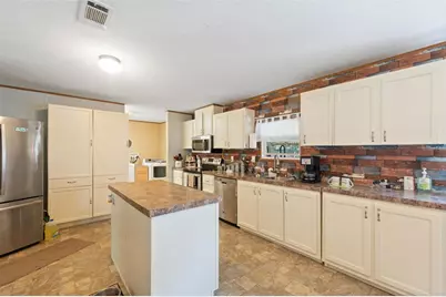 16481 Oakview Drive, Brooksville, FL 34601 - Photo 9