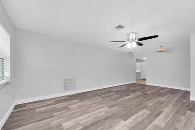 8350 Burgundy Drive N, Pinellas Park, FL 33781 - Photo 7