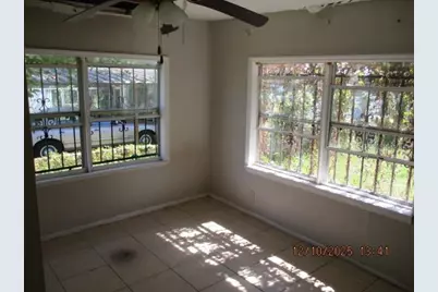 1740 W Powhatan Avenue, Tampa, FL 33603 - Photo 9