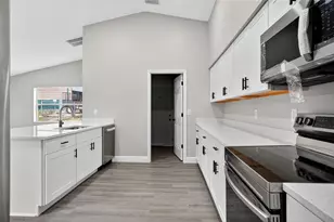 10294 Desert Sparrow Ave, Weeki Wachee, FL 34613 - Photo 11