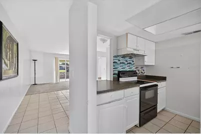 9525 Fieldview Circle, Thonotosassa, FL 33592 - Photo 3