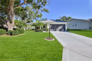 2692 Royal Ridge Dr, Spring Hill, FL 34606 - Photo 59