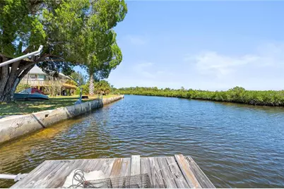 10166 Cabana Street, Weeki Wachee, FL 34607 - Photo 9