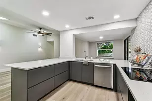 844 Park Ct, Palm Harbor, FL 34683 - Photo 13