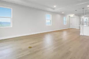 570 Hammock Oaks Blvd, Lady Lake, FL 32159 - Photo 7