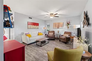 300 S Florida Ave, Tarpon Springs, FL 34689 - Photo 5