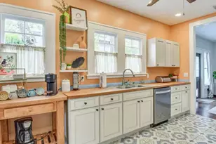 618 19th St W, Bradenton, FL 34205 - Photo 7