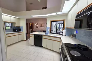 9446 Ashley Dr, Weeki Wachee, FL 34613 - Photo 7