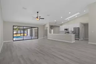 320 Preston Hollow Dr, Spring Hill, FL 34609 - Photo 5