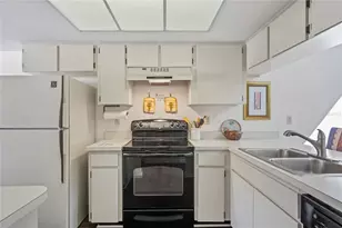 9218 Championship Ln, New Port Richey, FL 34655 - Photo 5