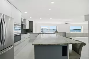 11982 W Bayshore Dr, Crystal River, FL 34429 - Photo 7