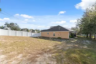 11006 Canary Ave, Weeki Wachee, FL 34613 - Photo 21