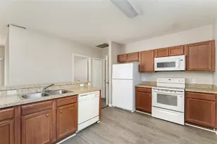 998 Cumberland Dr, Kissimmee, FL 34759 - Photo 5