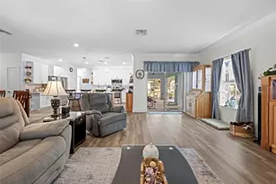 18062 Malibar Rd, Weeki Wachee, FL 34614 - Photo 5