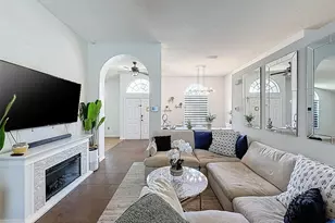 890 Crestridge Cir, Tarpon Springs, FL 34688 - Photo 11