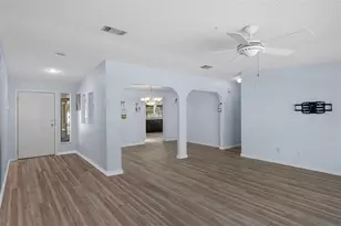 2005 Lake Linda Cir, Lutz, FL 33558 - Photo 15