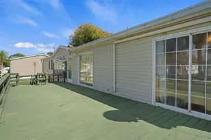 2005 Lake Linda Cir, Lutz, FL 33558 - Photo 45