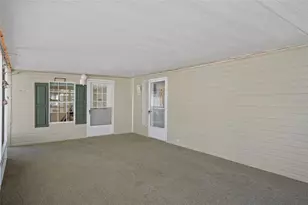 2005 Lake Linda Cir, Lutz, FL 33558 - Photo 9