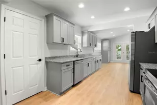 719 Riverside Dr, Tarpon Springs, FL 34689 - Photo 31