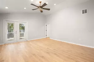 719 Riverside Dr, Tarpon Springs, FL 34689 - Photo 45