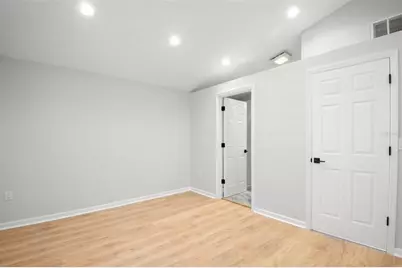 719 Riverside Drive, Tarpon Springs, FL 34689 - Photo 7