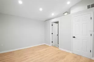 719 Riverside Dr, Tarpon Springs, FL 34689 - Photo 7