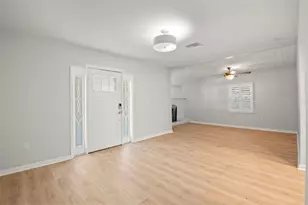 719 Riverside Dr, Tarpon Springs, FL 34689 - Photo 27