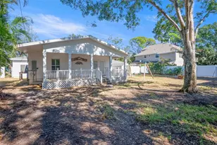 719 Riverside Dr, Tarpon Springs, FL 34689 - Photo 43