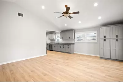 719 Riverside Drive, Tarpon Springs, FL 34689 - Photo 23