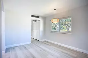 1811 Bedford Ln, Sun City Center, FL 33573 - Photo 9