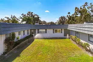 1811 Bedford Ln, Sun City Center, FL 33573 - Photo 3