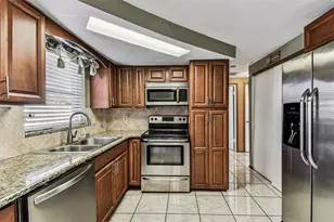 3221 Primrose Dr, Holiday, FL 34691 - Photo 11