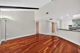 302 Leafwood Rd, Tarpon Springs, FL 34689 - Photo 15