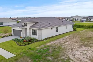 18119 Cresswind Ter, Lakewood Ranch, FL 34211 - Photo 9