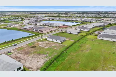 18119 Cresswind Terrace, Lakewood Ranch, FL 34211 - Photo 25